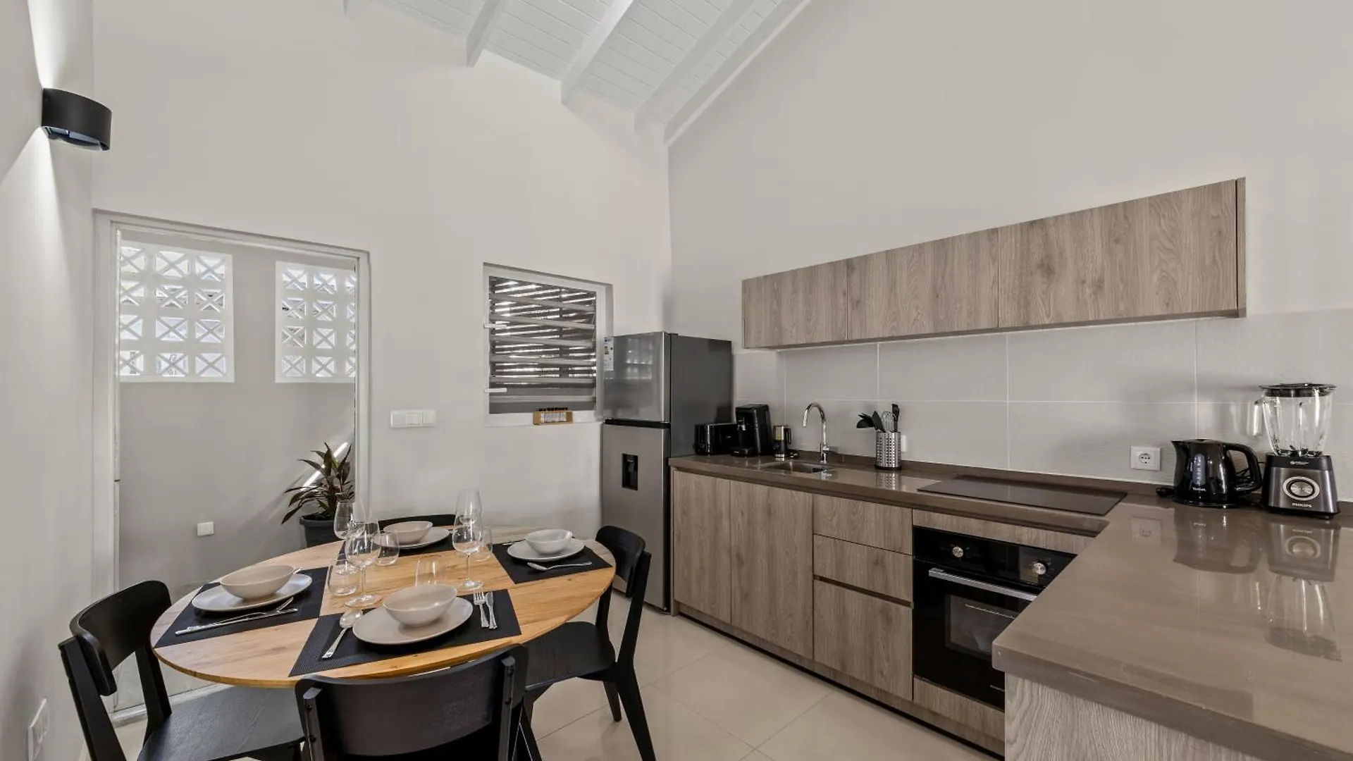 Bunita Den Bario Apartments 빌렘스타트 0*,